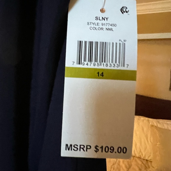 NEW SLNY FASHIONS FLORAL PRINT HALTER MAXI DRESS - Picture 6 of 12